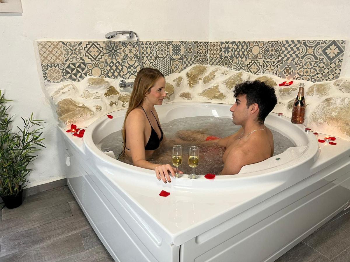 Fortress Jacuzzi Suites Xàtiva Dış mekan fotoğraf
