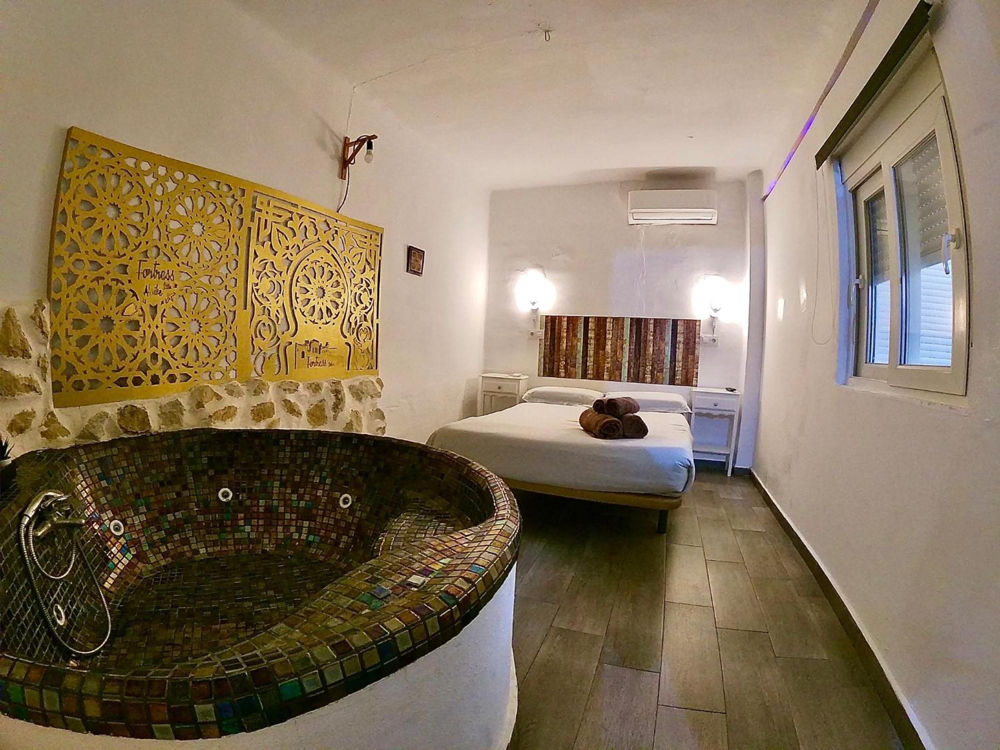 Fortress Jacuzzi Suites Xàtiva Dış mekan fotoğraf