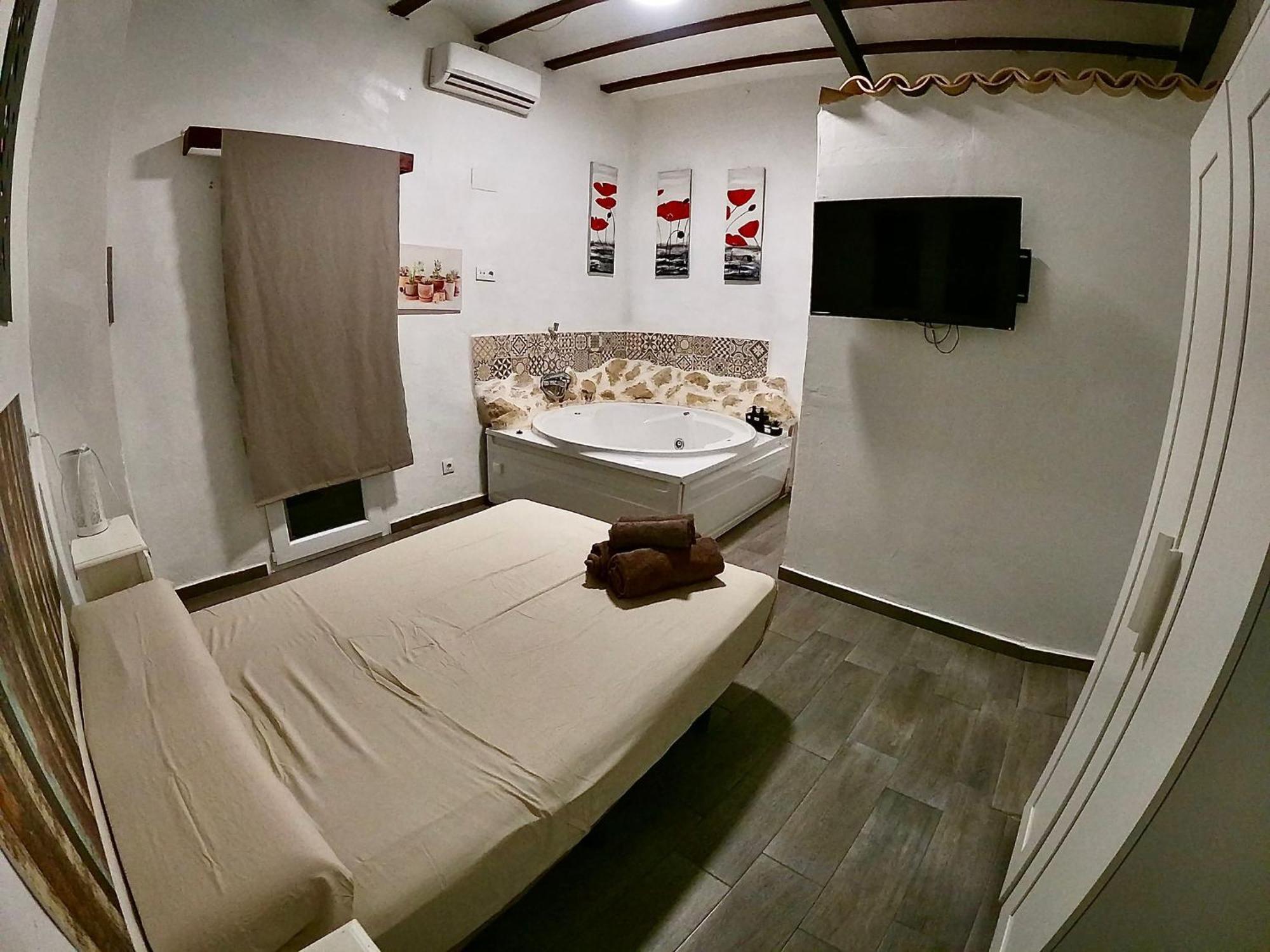 Fortress Jacuzzi Suites Xàtiva Dış mekan fotoğraf